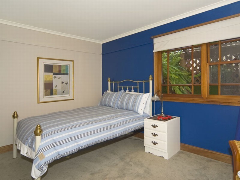 15 Gerard Avenue, Farmborough Heights NSW 2526