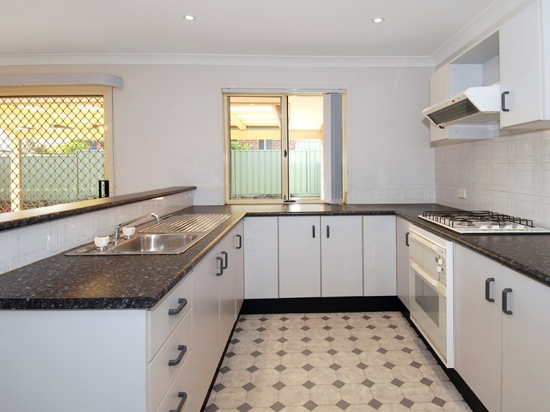 16 Yeldah Drive, Horsley NSW 2530