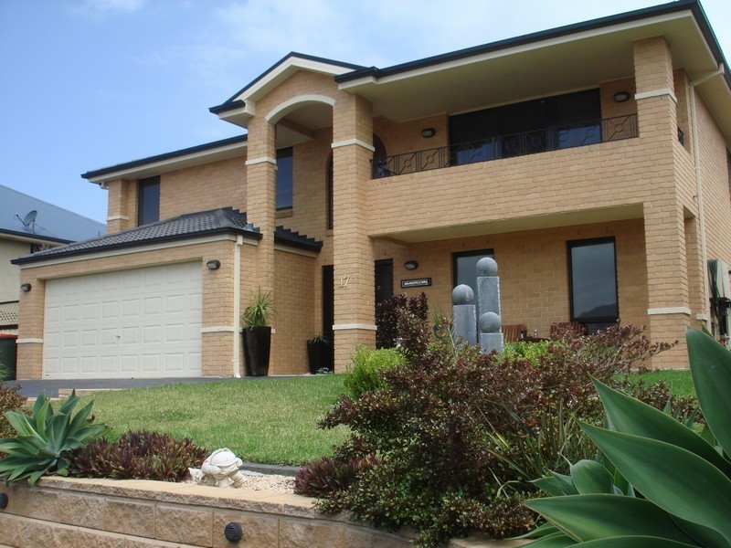 17 Melrose Way, Horsley NSW 2530