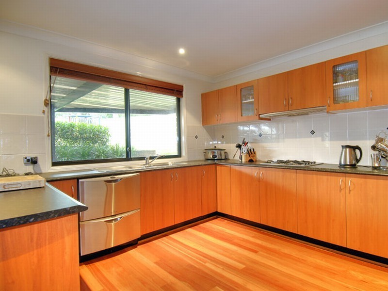 17 Melrose Way, Horsley NSW 2530