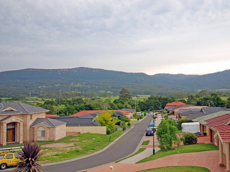 17 Melrose Way, Horsley NSW 2530