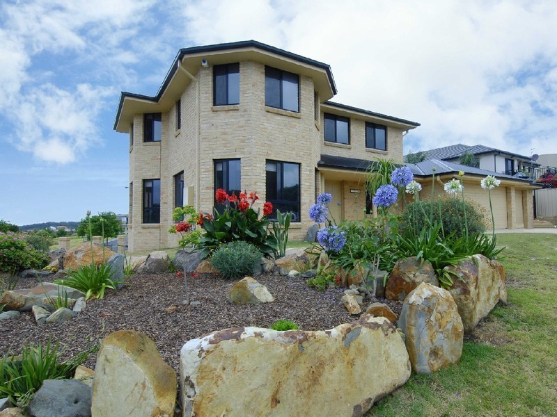 1 Lorikeet Place, Blackbutt NSW 2529