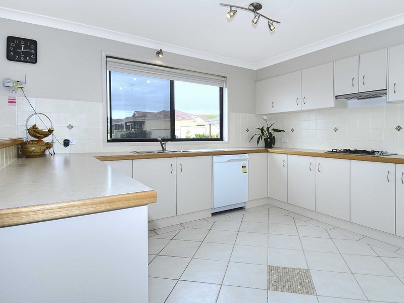 1 Lorikeet Place, Blackbutt NSW 2529