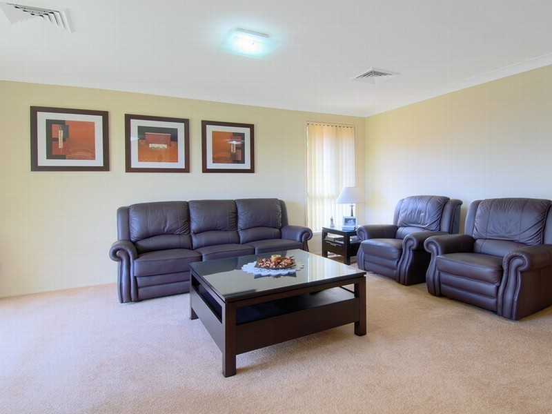 20 Boddington Way, Horsley NSW 2530