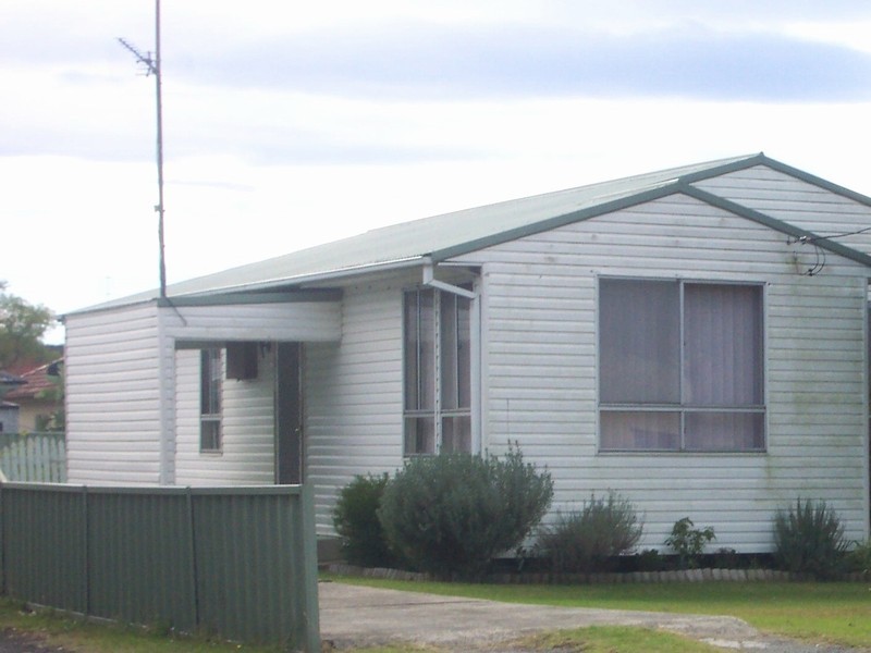 24 Barellan Avenue, Dapto NSW 2530
