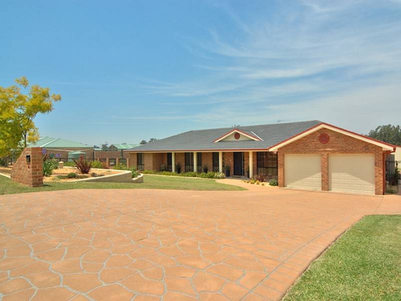 32 Rondanella Drive, Kanahooka NSW 2530