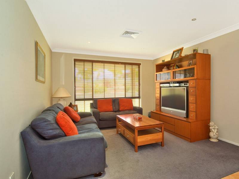 32 Rondanella Drive, Kanahooka NSW 2530