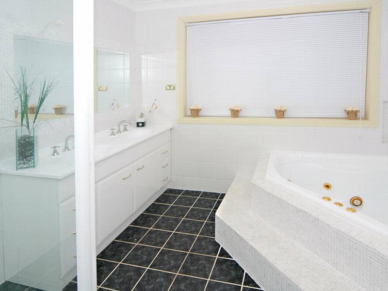 34 Selwyn Grove, Horsley NSW 2530