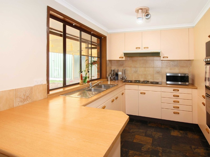 47 Huxley Drive, Horsley NSW 2530