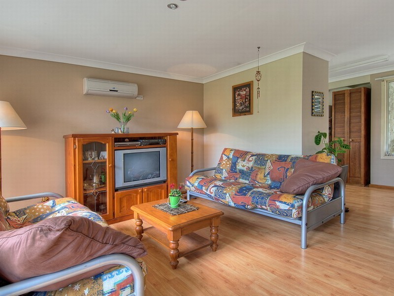 6 Greenbrook Place, Horsley NSW 2530