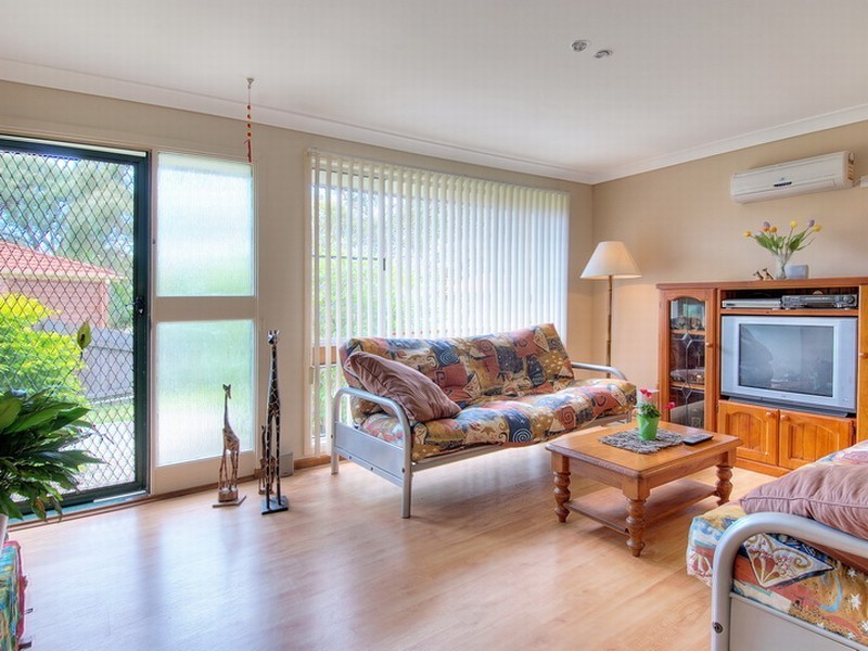 6 Greenbrook Place, Horsley NSW 2530