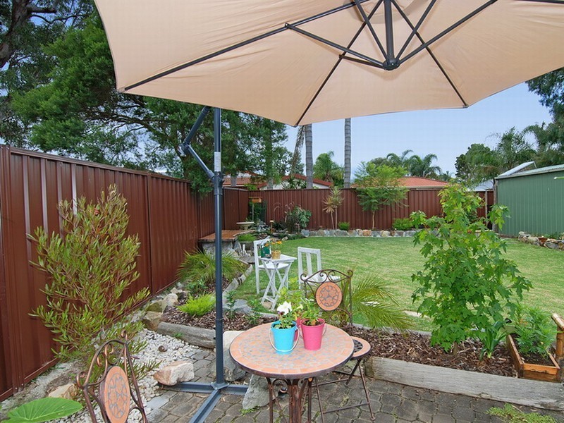 6 Greenbrook Place, Horsley NSW 2530