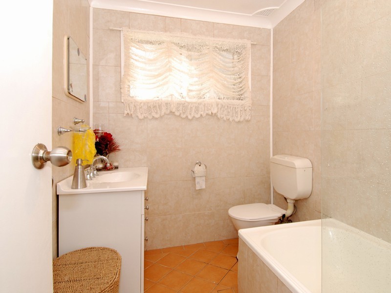 6 Rutledge Avenue, Dapto NSW 2530