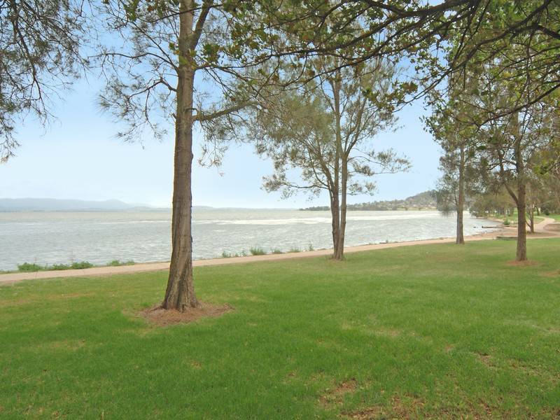 7 The Esplanade, Oak Flats NSW 2529