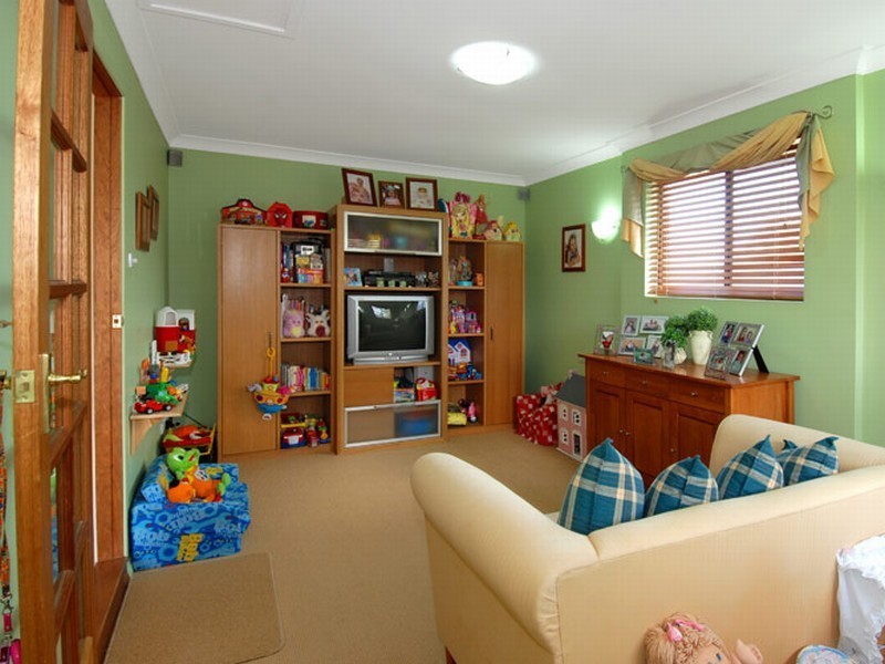 95 Rickard Road, Unanderra NSW 2526