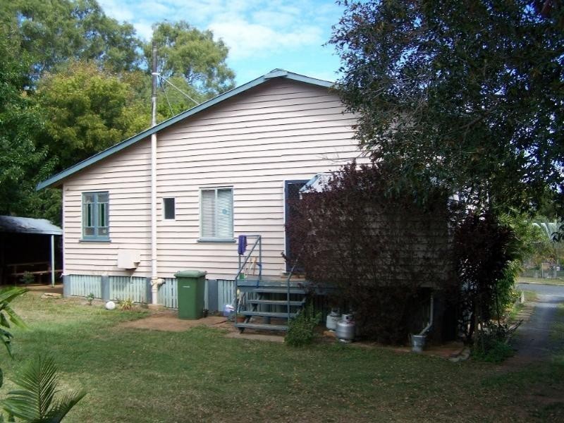 17 Ross Street, Yeppoon QLD 4703