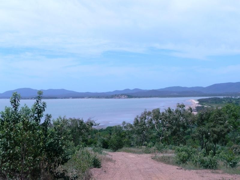 10 Timbers Beach Rd, Zilzie QLD 4710