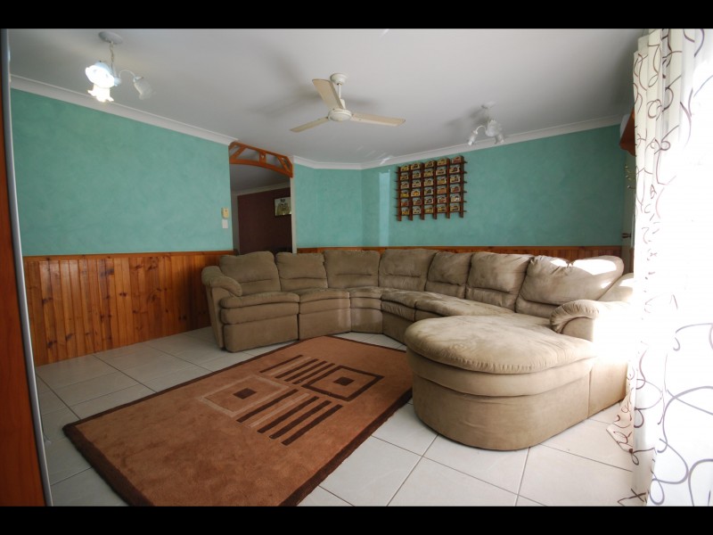 17 Ashgrove Crescent, Yeppoon QLD 4703