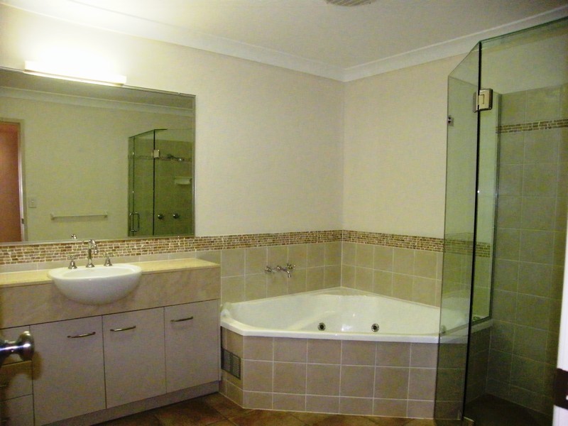 Unit 2 28 – 30 Kerr Street, Catalinas, Yeppoon QLD 4703