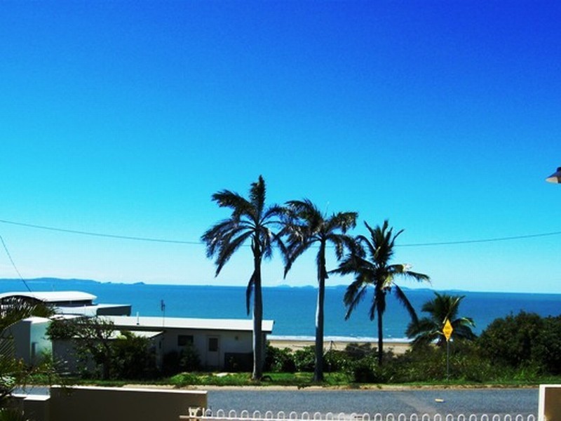 Unit 2 28 – 30 Kerr Street, Catalinas, Yeppoon QLD 4703