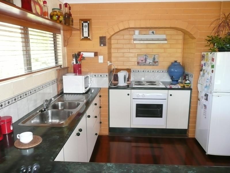 8 School St, Yeppoon QLD 4703