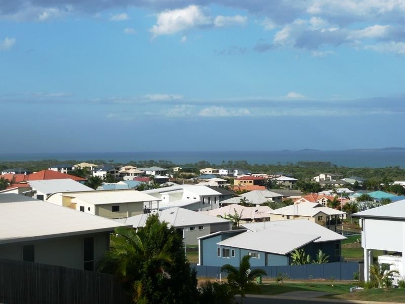 12 Pacific Vista Cl, Yeppoon QLD 4703