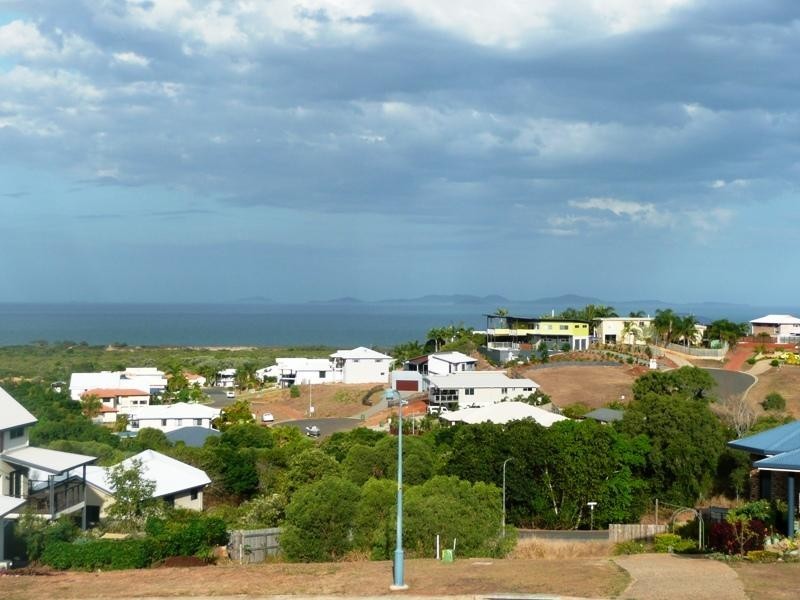 12 Pacific Vista Cl, Yeppoon QLD 4703