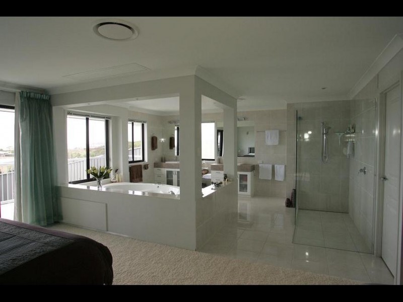 15 Mana Avenue, Yeppoon QLD 4703