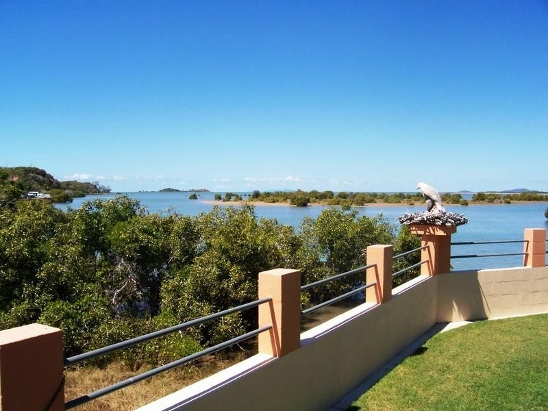 2 Giorgi Close, Keppel Sands QLD 4702