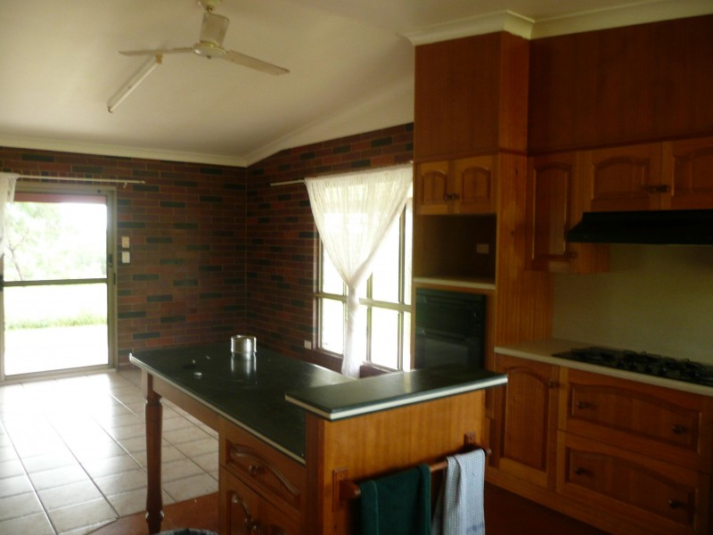 130 Hoyes Road, Keppel Sands QLD 4702