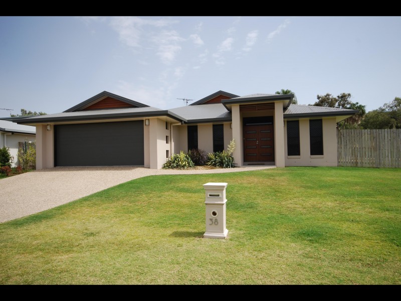 38 Saltwater Court, Mulambin QLD 4703