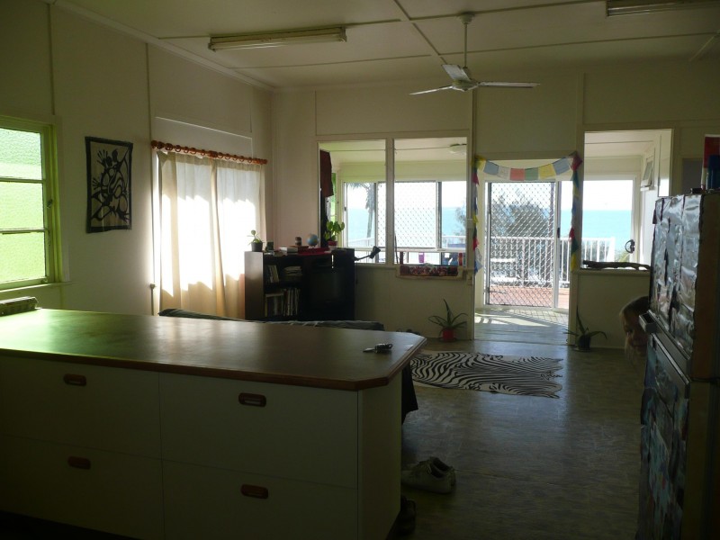7b Livingstone Lane, Cooee Bay QLD 4703