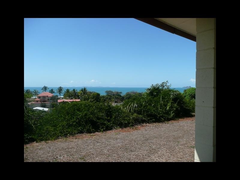 132 Farnborough Road, Meikleville Hill QLD 4703