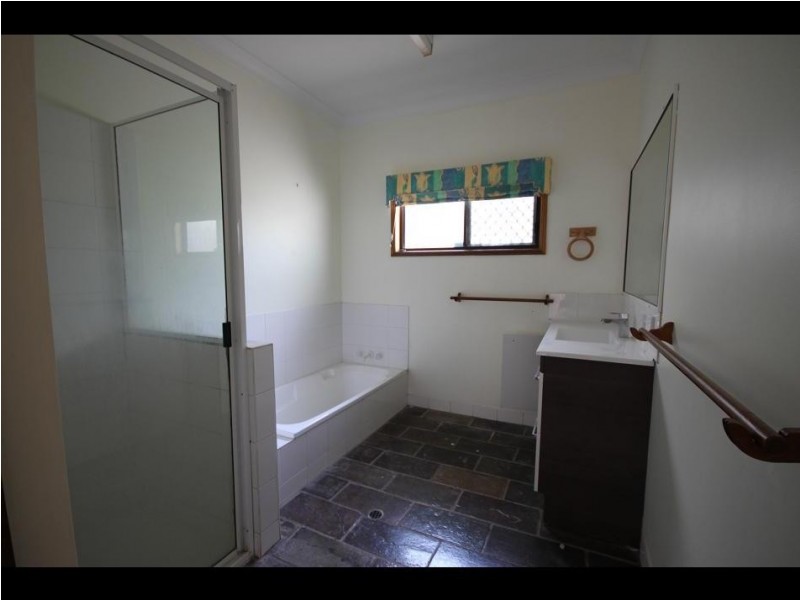 10 BAGLOW AVENUE, Yeppoon QLD 4703