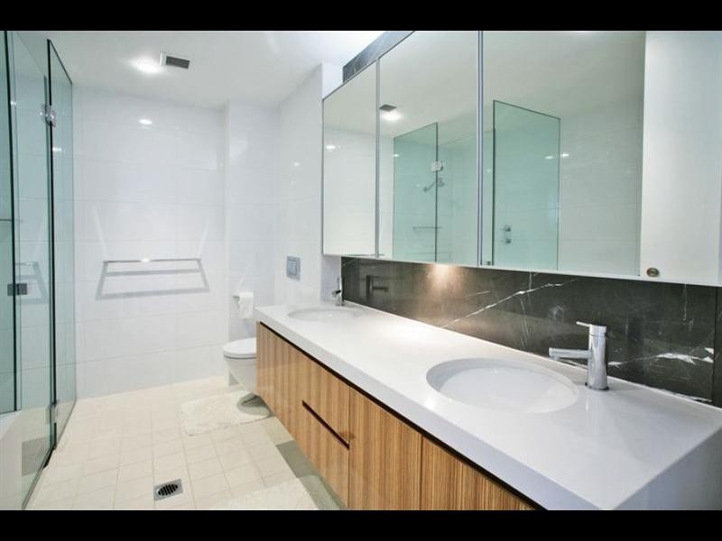 8 Wharf Cres, Pyrmont NSW 2009