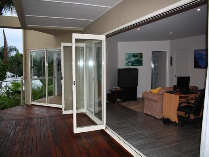 29 Hardy St, Sunrise Beach QLD 4567