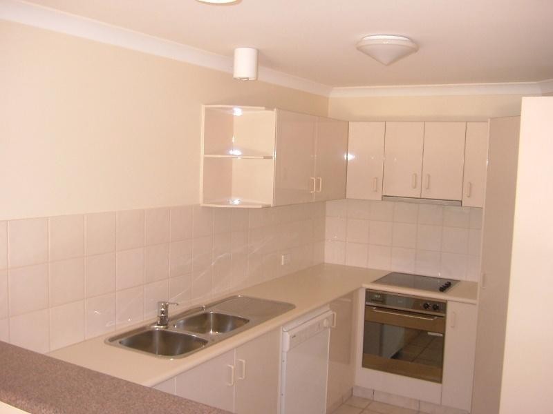 2/120 Hilton Terrace, Noosaville QLD 4566