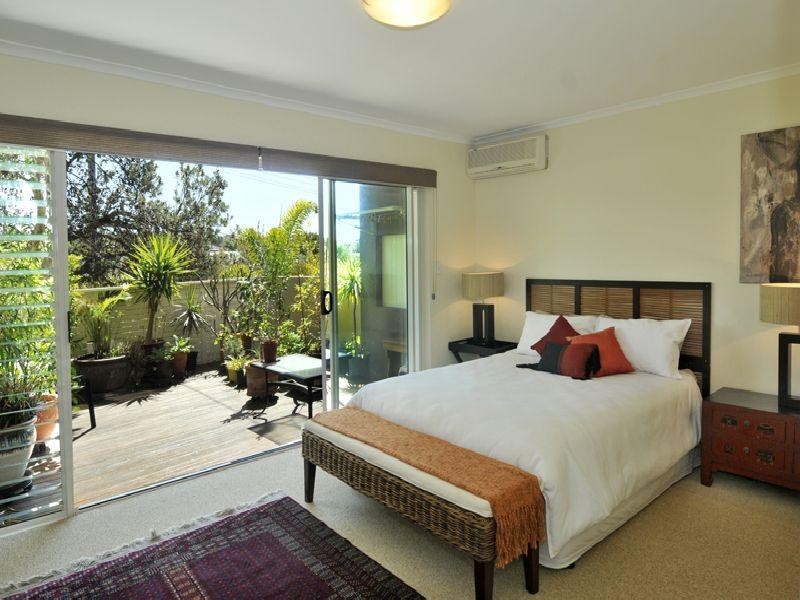 2 / 49 Tingira Crs, Sunrise Beach QLD 4567