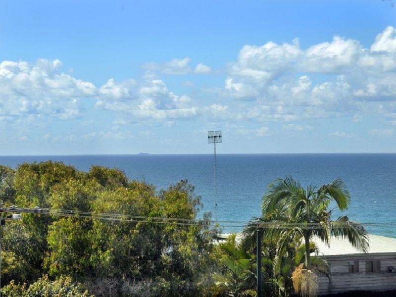 2 / 49 Tingira Crs, Sunrise Beach QLD 4567