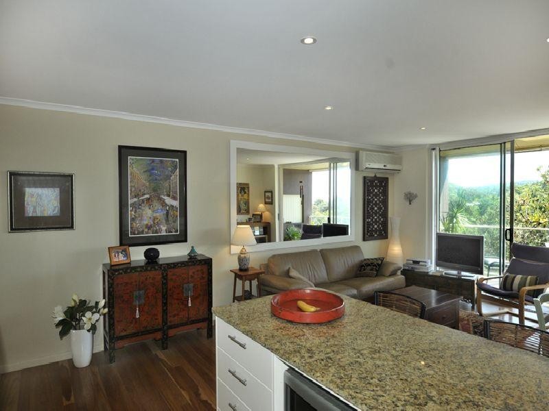 2 / 49 Tingira Crs, Sunrise Beach QLD 4567