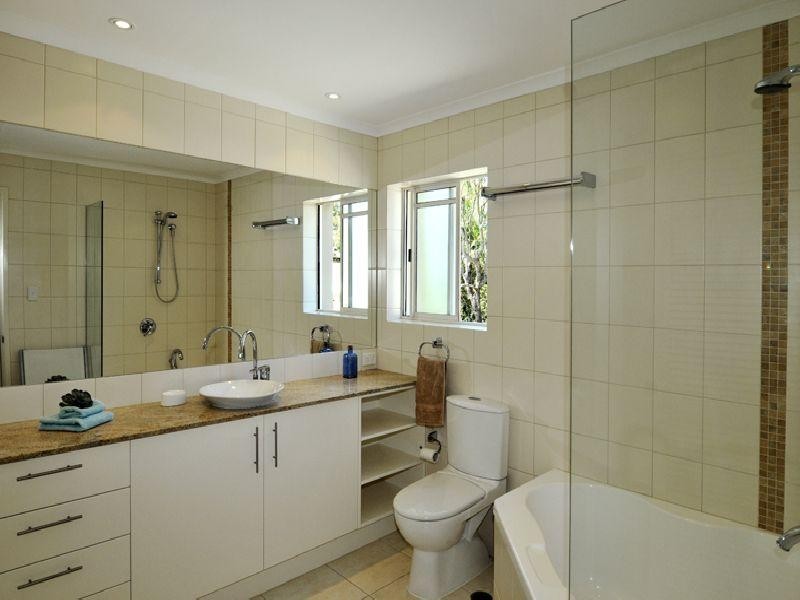 2 / 49 Tingira Crs, Sunrise Beach QLD 4567