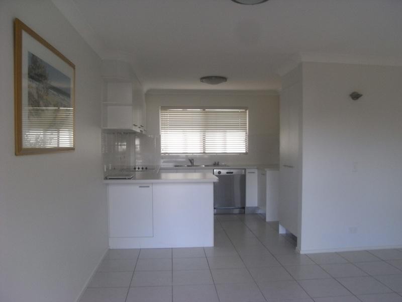 2/4 Ray Street, Sunshine Beach QLD 4567