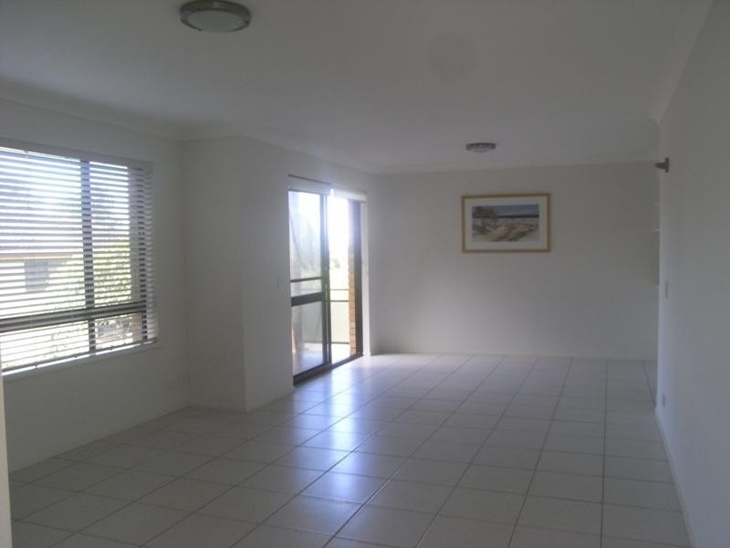 2/4 Ray Street, Sunshine Beach QLD 4567