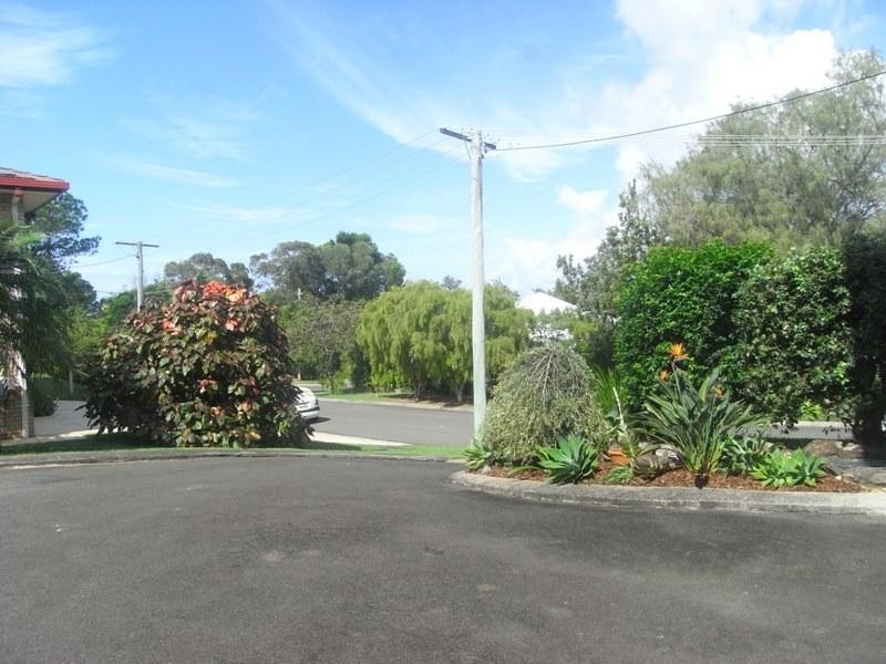 2/4 Ray Street, Sunshine Beach QLD 4567
