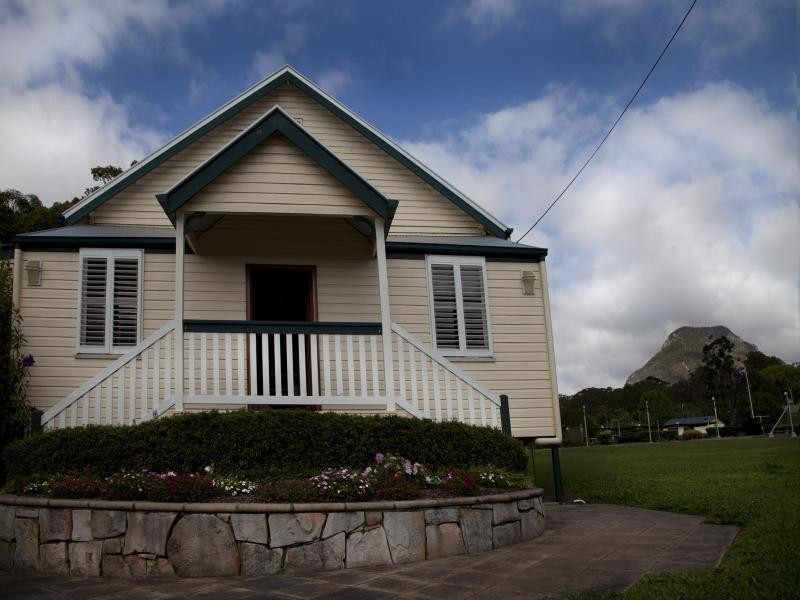 9 Station St, Pomona QLD 4568