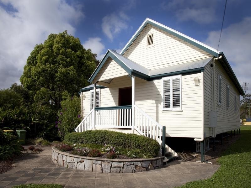 9 Station St, Pomona QLD 4568