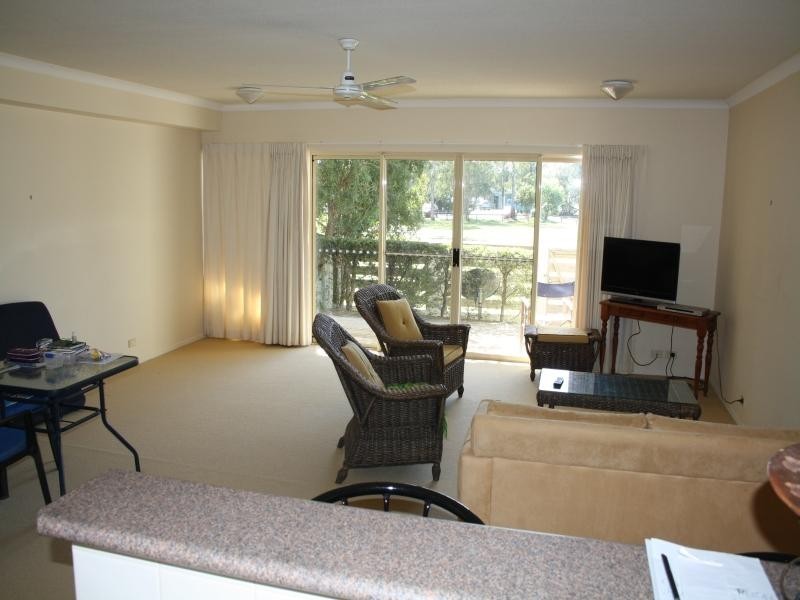 2/120 Hilton Tce, Noosaville QLD 4566