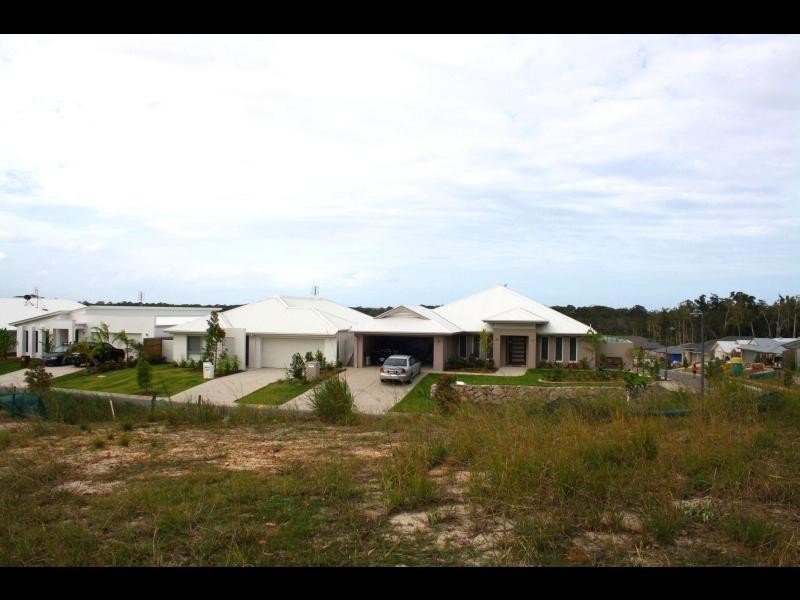 28 Maidstone Crs, Peregian Springs QLD 4573