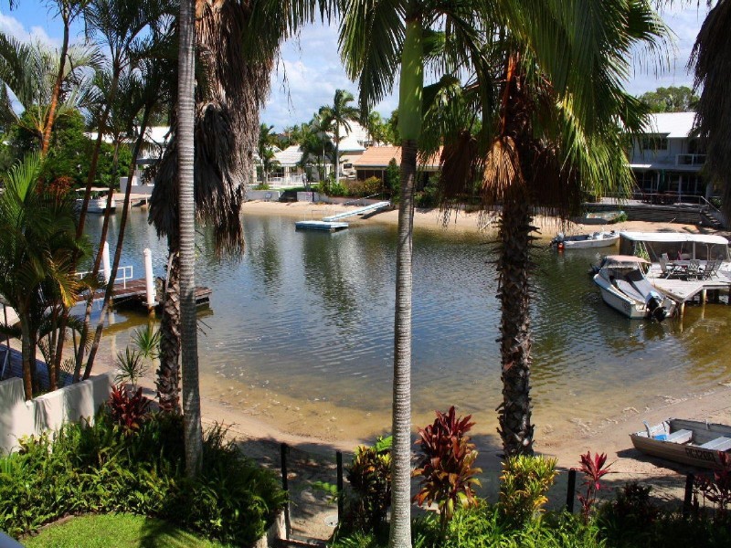 16 Mossman Ct, Noosa Heads QLD 4567