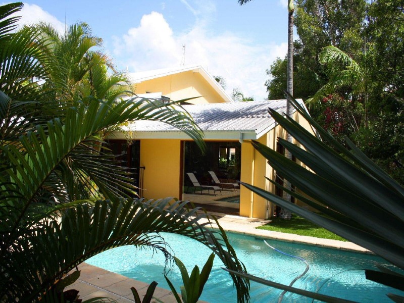 16 Mossman Ct, Noosa Heads QLD 4567